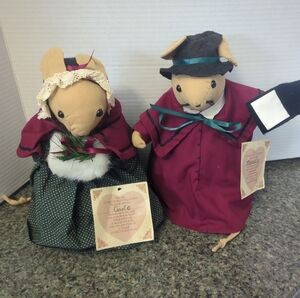 Overly-Raker Collection Caroling Mice
